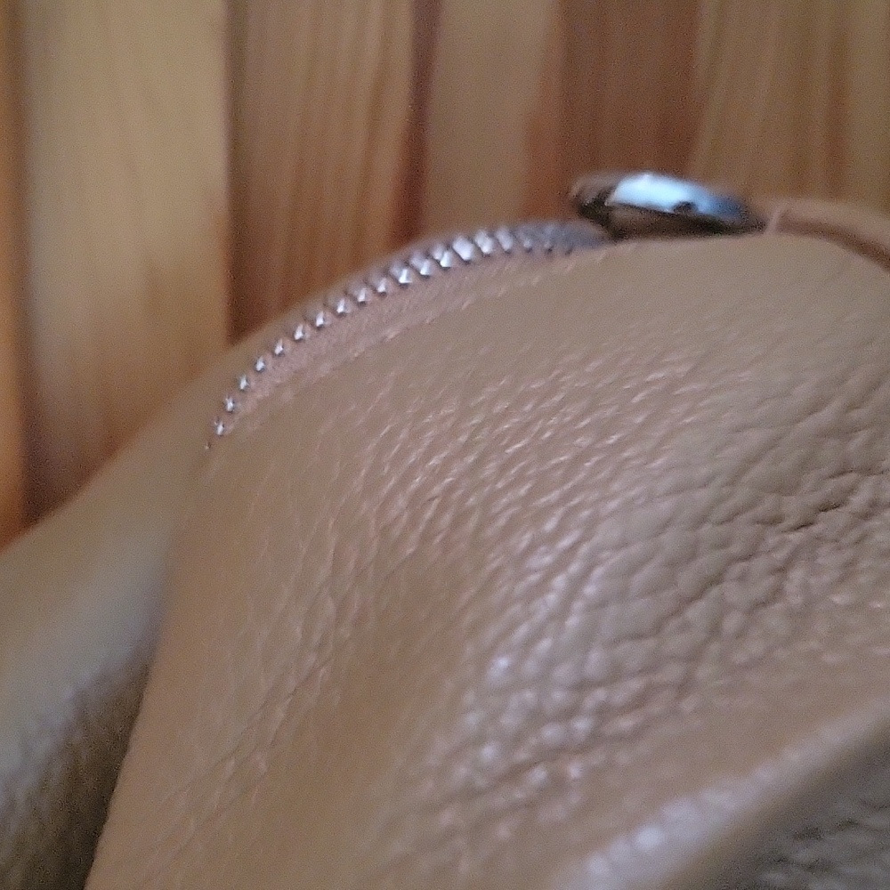 Coccinelle leather bag in camel. - Picture 4 of 8